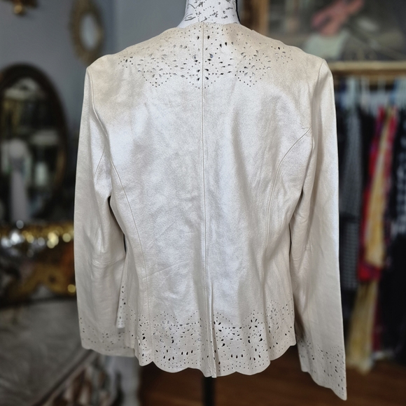 C Concept 100% Leather Cream Scalloped Coastal Cowgirl Blazer Size 8 - Picture 6 of 10